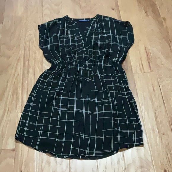 Apt. 9 dress - Picture 2 of 9